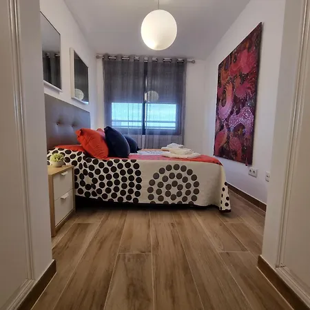 Apto En Ciudad De Ciencias Y Cerca Playa *